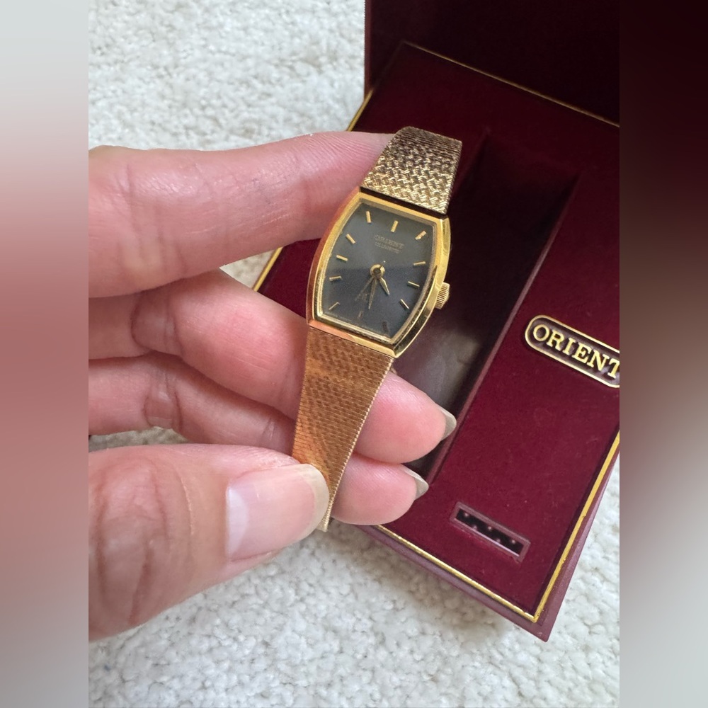 Orient Quartz Women Gold Gray  Ladies Watch Antique Style Vintage - Picture 3 of 9